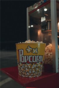 Popcorn and a popcorn maker